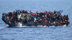 إنقاذ زورق معطل بعد انجرافه في عرض البحر قبالة نواذيبو