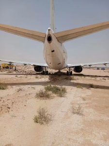 طائرة مخصصة لنقل نادي الجمارك تتعرض لحادث في مطار أم التونسي