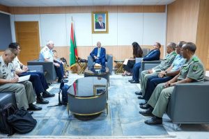 وزير الدفاع يبحث مع وفد من الناتو تطوير مجالات التعاون العسكري